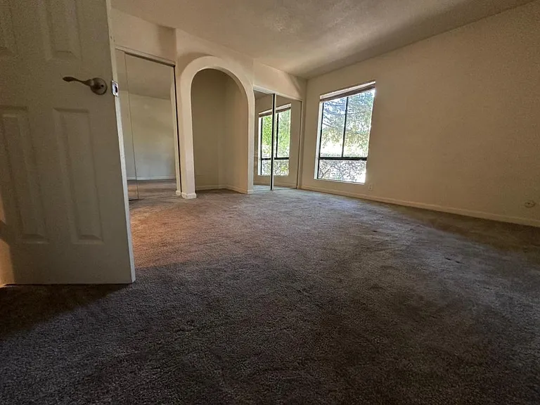 2422 Larkspur Ln #221 — Photo 17