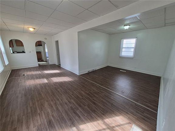2nd image of 71 Berlin St