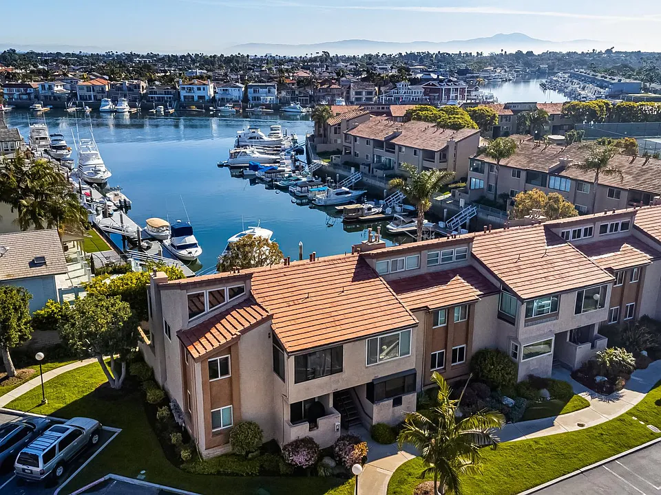 17094 Bluewater Ln