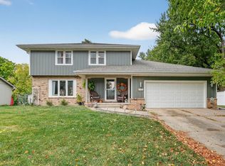 3905 Francrest Dr, West Des Moines, IA 50266