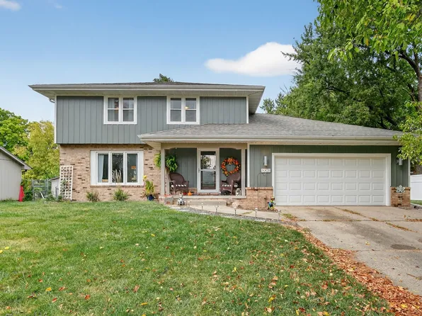 3905 Francrest Dr, West Des Moines, IA 50266