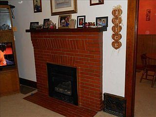4th image of 215 Grant St