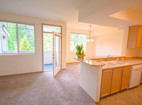 3rd image of 22720 SE 29th St