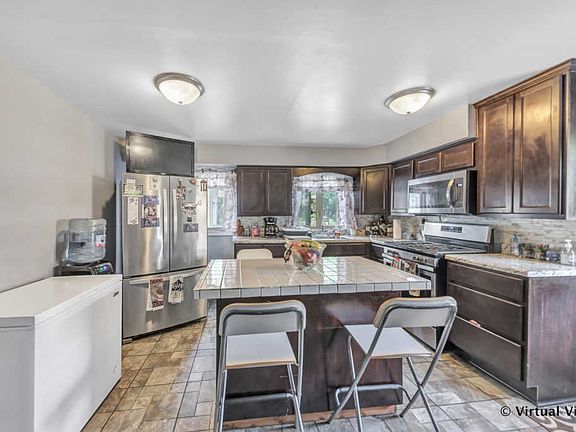 4th image of 10516 Diversey Ave