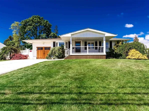282 E 3rd Street, Deer Park, NY 11729