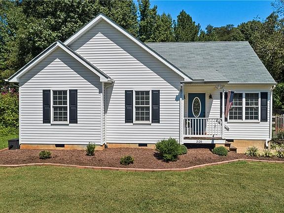 3rd image of 2120 Lakeview Dr