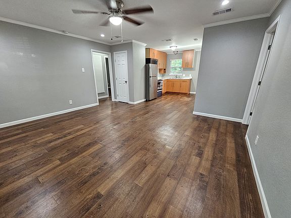3rd image of 148 Lake Dr