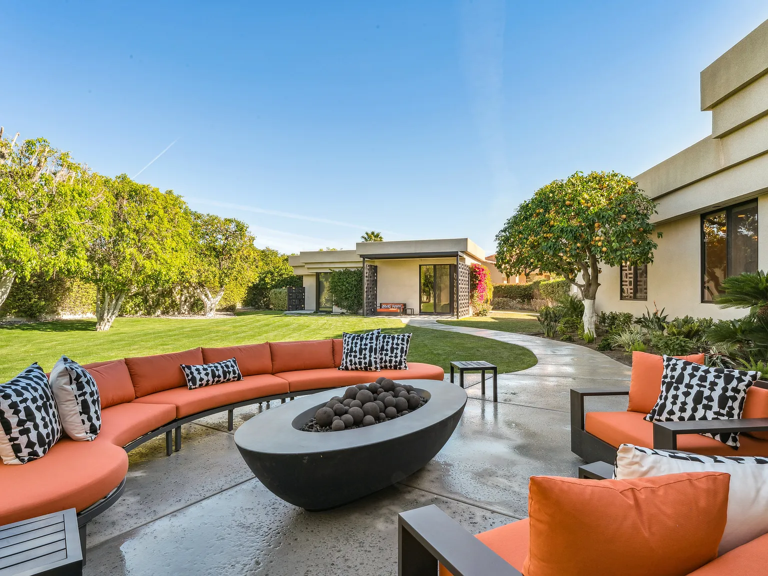 5 bed, 6.5 bath, 5447 sqft, $30,000 — Photo 4