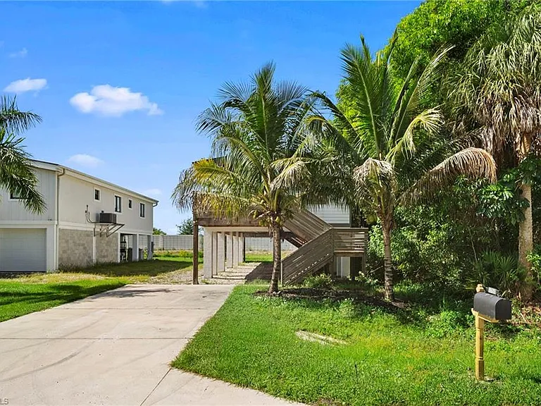 3260 Woodside Ave — Photo 26