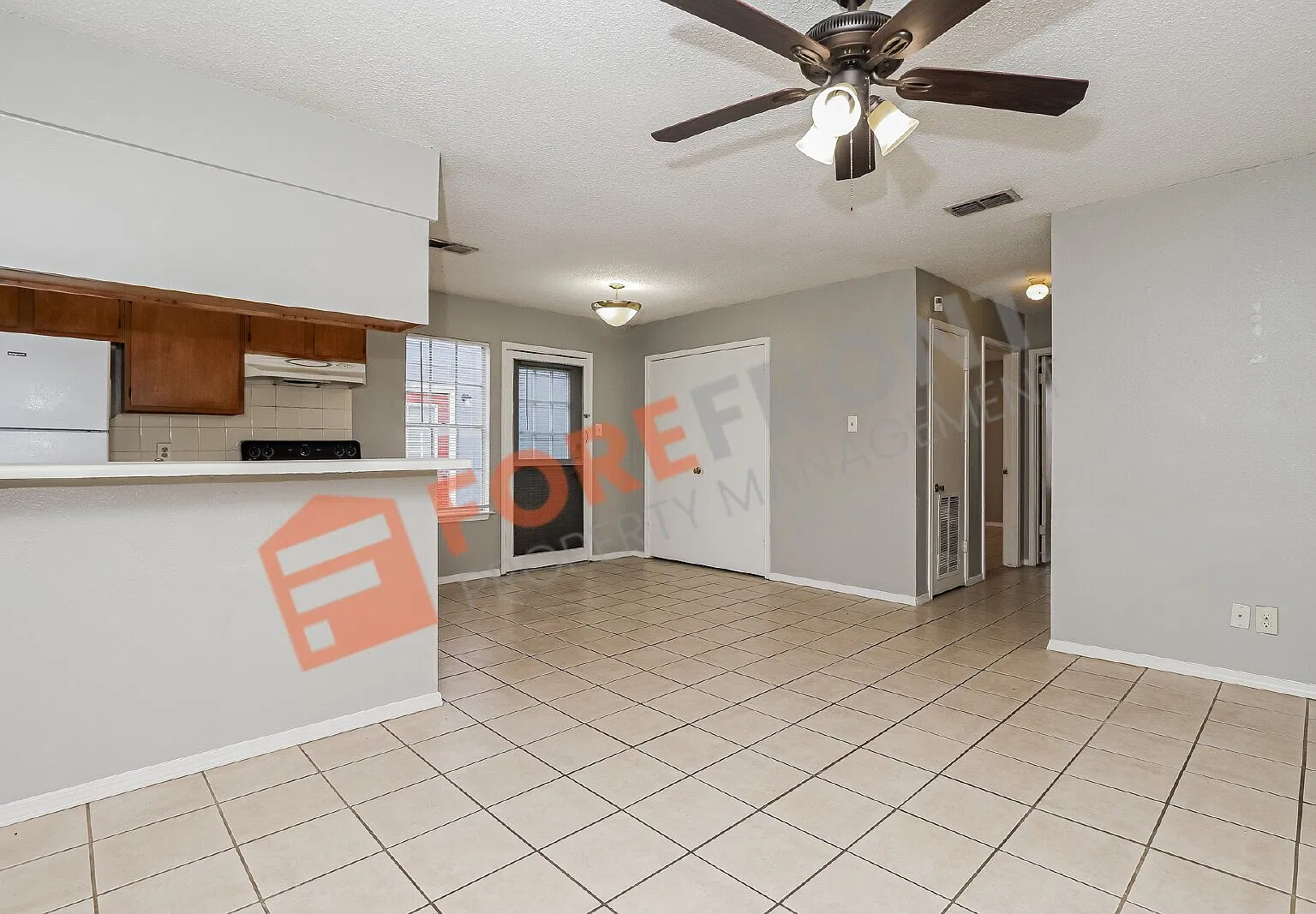 820 West Olmos Drive — Photo 4