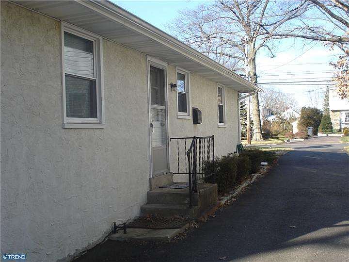 2nd image of 905 E Prospect Ave