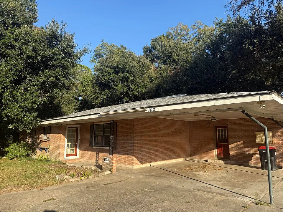 102 Birch Dr