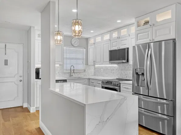 1030 SUGAR SANDS Boulevard #372, Singer Island, FL 33404