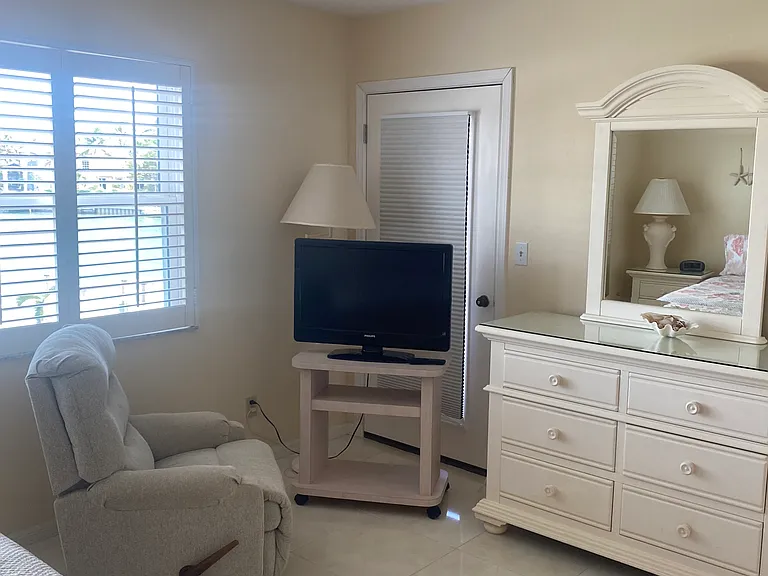 897 Collier Ct #202 — Photo 15
