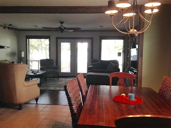 4th image of 1012 Kiowa Dr E