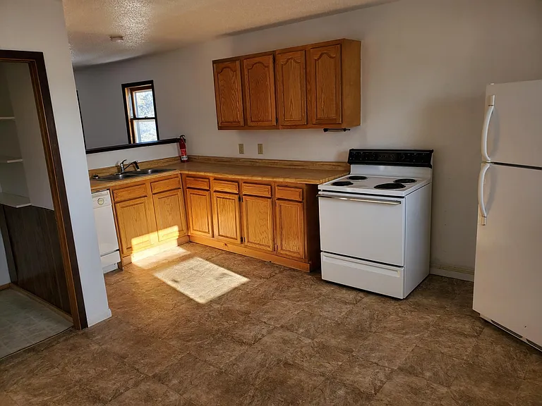 102 2nd St N #3 — Photo 1