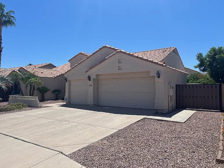 9651 E Idaho Ave — Photo 2