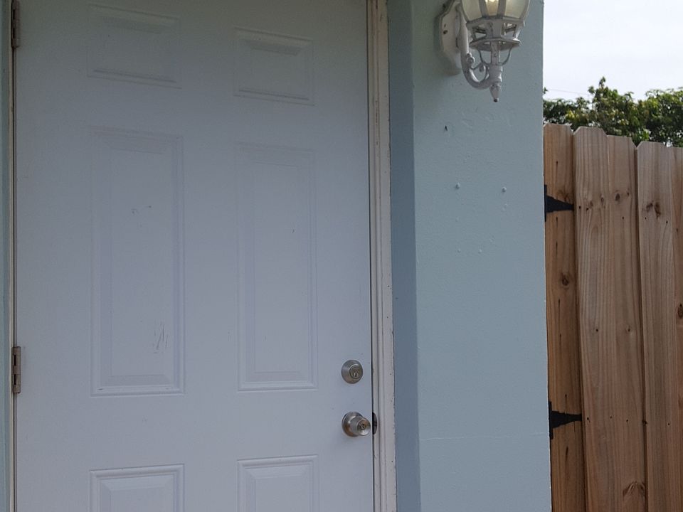 5354 Eadie Place
WPB  33407