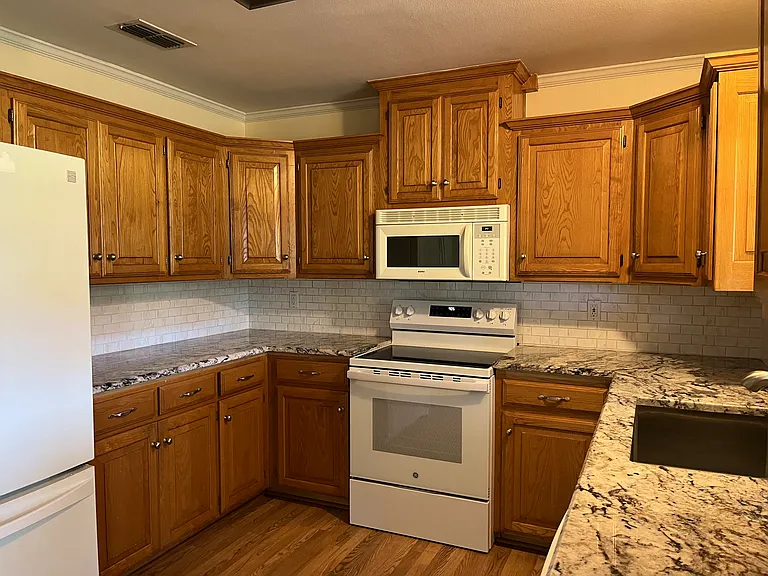 2730 FM 16 — Photo 13