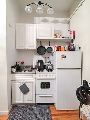 Rented by City Connections Realty | media 8
