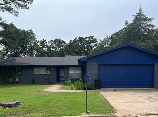 108 Wayne St, Poteau, OK 74953