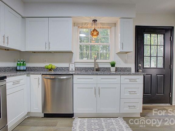 3rd image of 6500 Lantern Ct
