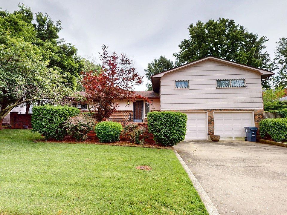 1st image of 1301 Maple Ln