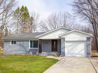 22905 Glenwood St, Clinton Township, MI 48035