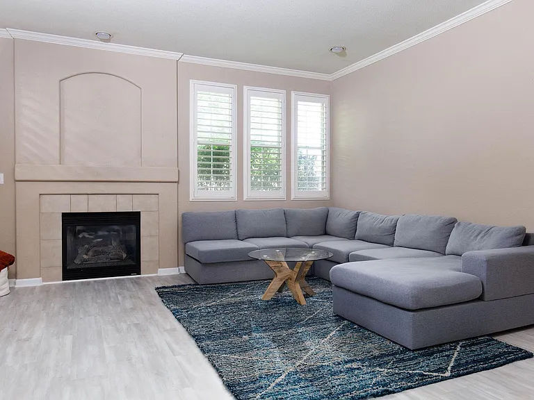 12 Two Rivers Ct — Photo 3