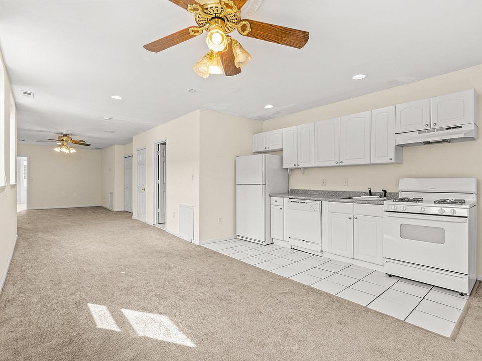 1st image of 123 South St #3