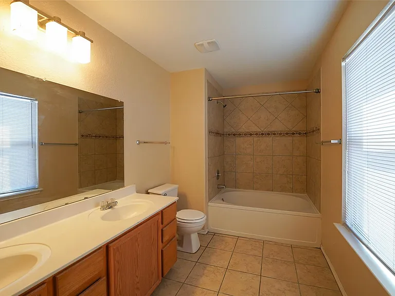 5520 Alomar Cv — Photo 9