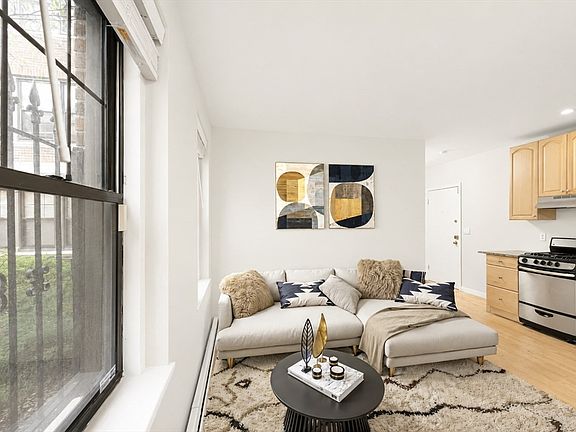 3rd image of 64 Queensberry St APT 101
