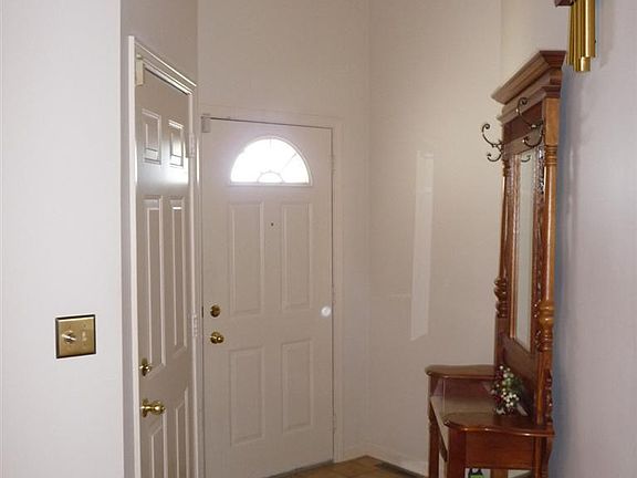 2nd image of 190 Tamarack Dr