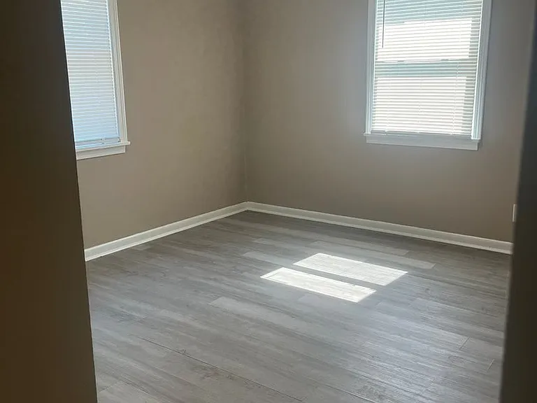 813 Sorrells Dr — Photo 12