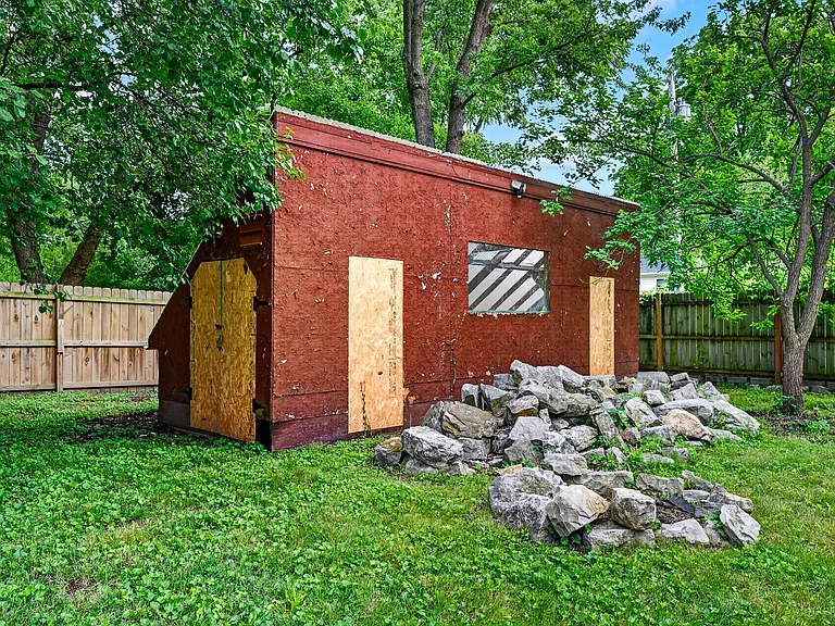 630 Lamplight Ln — Photo 55