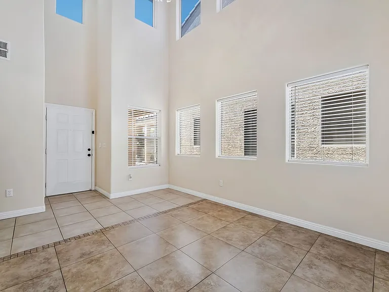 5078 Tioga Pass Ave — Photo 3