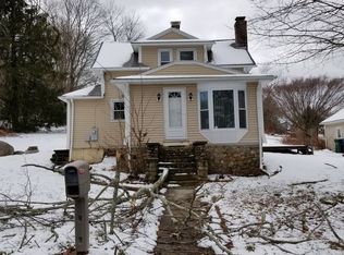 5 S Bartlett Rd, Quaker Hill, CT 06375