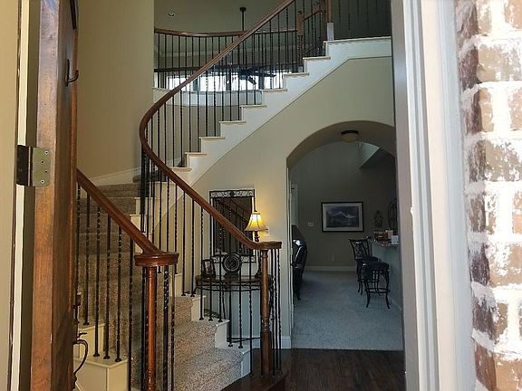 3rd image of 1013 Burnet Dr