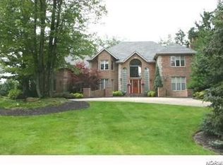 193 Countryside Dr, Broadview Heights, OH 44147
