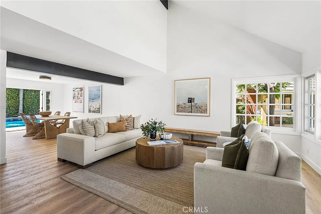4 bed, 2.5 bath, 2300 sqft, $7,995 — Photo 1
