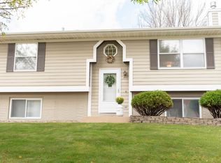 1817 48th St NW, Rochester, MN 55901