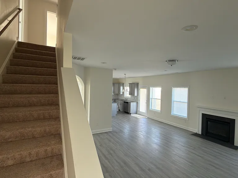 105 Wicklow Ct — Photo 9