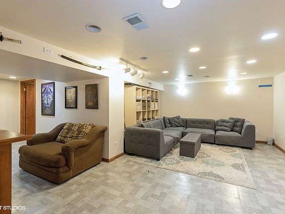 4th image of 835 W Terrace Dr