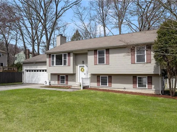 2 Loggers Run, West Warwick, RI 02893