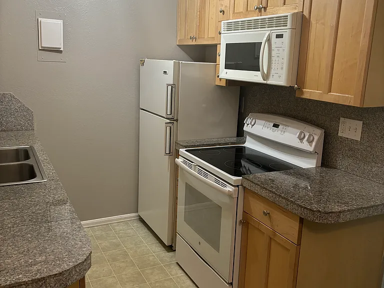 3250 Oneal Cir #G-1 — Photo 13