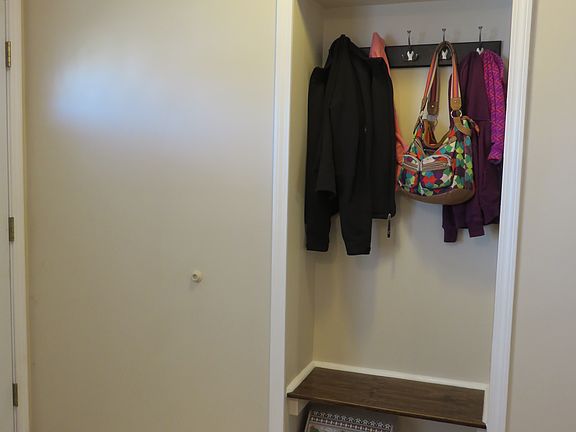 4th image of 2608 Creekwillow Pl