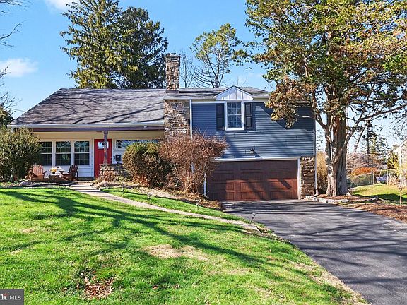 2nd image of 4017 Crescent Ave