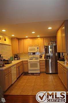 2nd image of 2214 N Parker Ct
