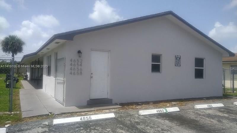 1st image of 4652 Myla Ln #4656