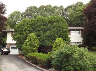 85 Maple Ln, Pittston, PA 18640